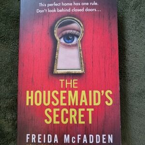 The Housemaid's Secret book by Freida McFadden